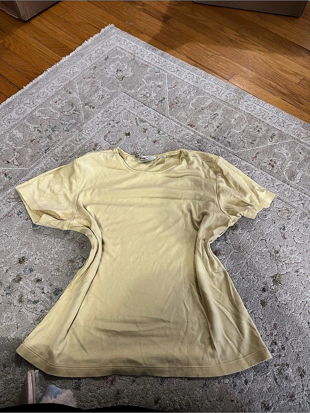 Tommy Bahama Short Sleeve Tee in Yellow Size Medium